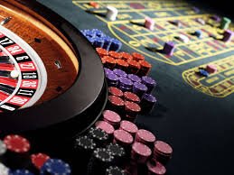 Studio live casino skidrow dengan dealer real-time dan meja blackjack